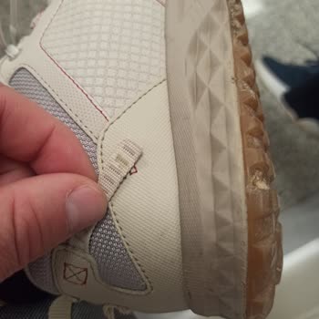 Kısa Sürede Kemer Kısmı Kopan Skechers Ayakkabısı Kullanılamaz