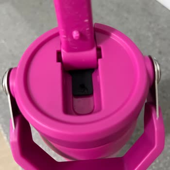 Kapak Açılmıyor Ve Renk Değişiyor: Stanley Termos Şikayeti