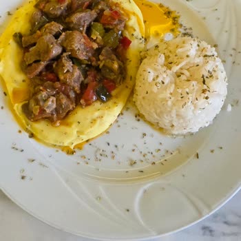 Hayal Kırıklığı Yaratan Konaklama: Soğuk Kahvaltı, Küflü Banyo Ve Sürekli İnşaat Gürültüsü