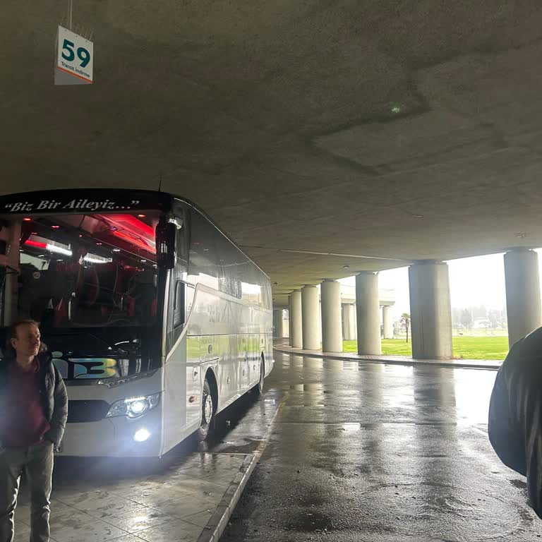 Vib Turizm Sakarya 15 Dakikadır Bekletiliyoruz, Aktarma Aracı Gelmedi