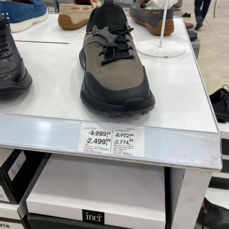 FLO Ayakkabı Reyonda Görülen Fiyatla Kasa Fiyatı Arasındaki Uyuşmazlık Nedeniyle İade Talebi