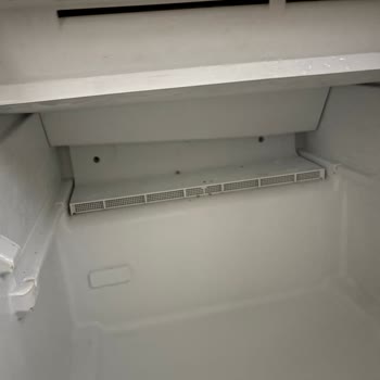 Dondurucu Bölümünde Buz Birikmesi Ve Servis Ücreti İadesi Talebi