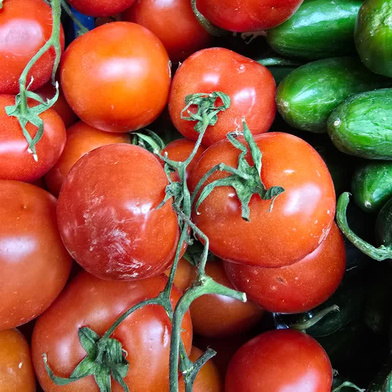 Taze Ürün Sunulmaması Ve Çürük Domates Zorlaması