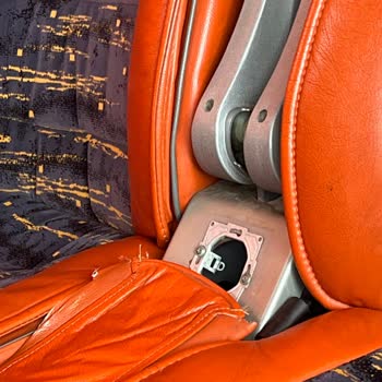 Buzlu Otobüsünde Havasız, Gürültülü, Kirli Ve Kemersiz Yolculuk