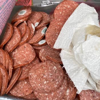 Küflü Sucuk Ve Personelin İade Reddi