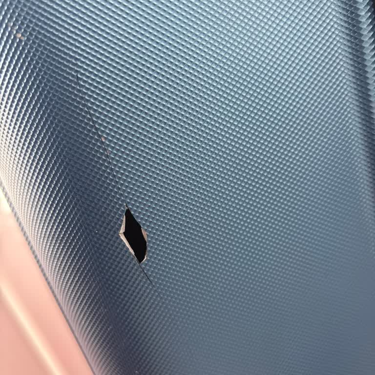 Ajet'ten Kırılan Valiz İçin Yanıt Gelmemesi