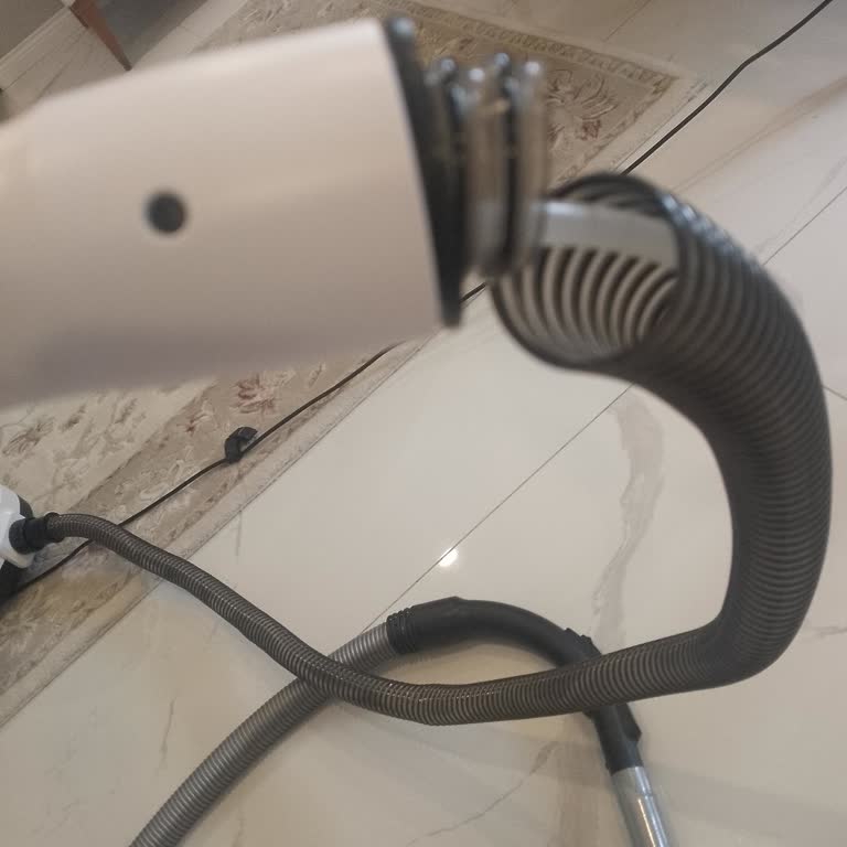 Kiwi 4325 Model Halı Koltuk Yıkama Makinesinin Hortumu Kısa Sürede Koptu