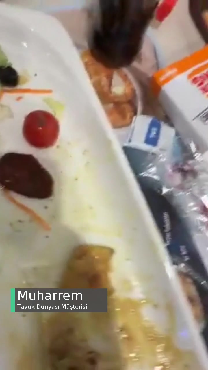 Akasya AVM - Kadıköy / Tavuk Dünyası Hüsranı! videonun kapak resmi