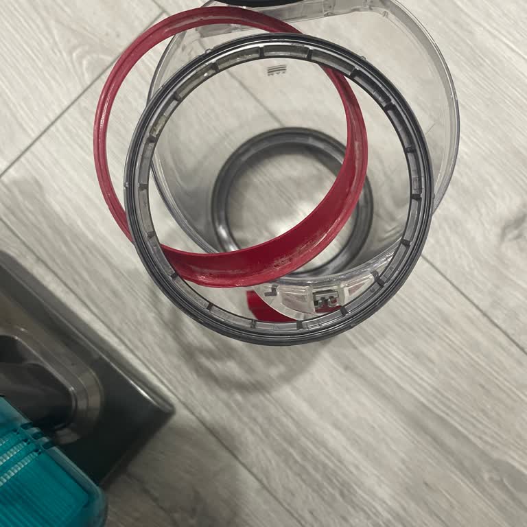 Dyson V15 Gövde Değişiminden Sonra Lastik Çıkması Ücretsiz Parça Talebi