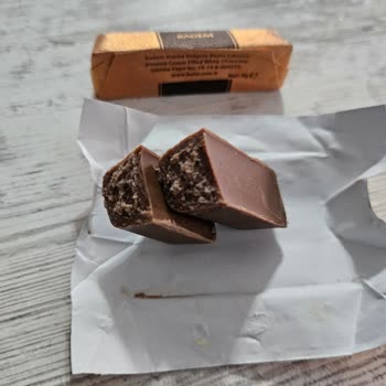 Ambalajda Yazılan Badem Kremalı Beyaz Çikolata Gerçek Ürünle Eşleşmedi