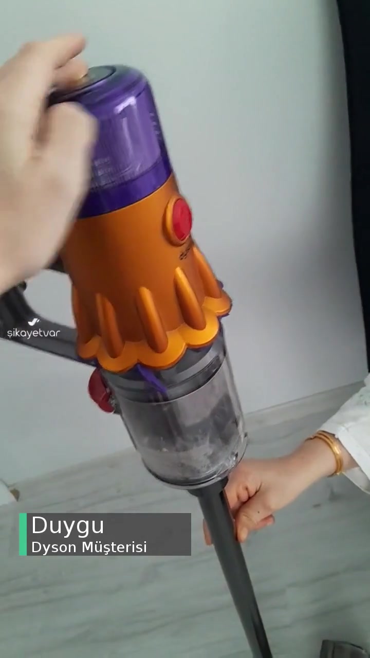 Dyson Süpürgem Kendi Kendine Kapanıyor videonun kapak resmi