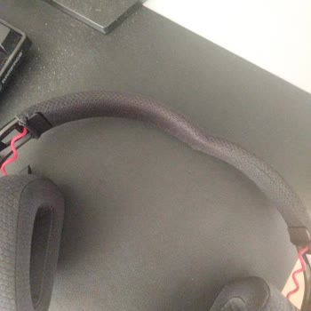 Rampage Blitz Kulaklığının Üst Kafası Kırıldı Ve Kullanılamaz Durumda