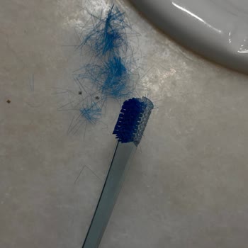 Rocks Diş Fırçasının Kılları İlk Kullanımda Koparak Kullanılamaz Hale Geldi