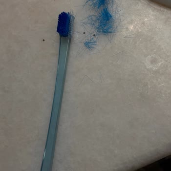 Rocks Diş Fırçasının Kılları İlk Kullanımda Koparak Kullanılamaz Hale Geldi