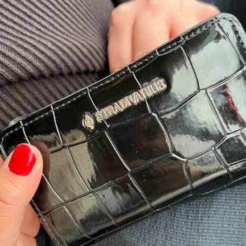 Gizli Alarmlı Cüzdan Sebebiyle Mağazalarda Haksız Suçlama Ve Rahatsızlık