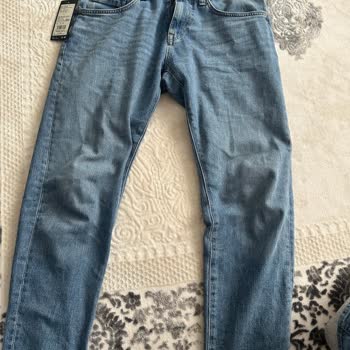 Jean Pantolonun İlk Günde Bozulması Ve Mağaza Çalışanlarının Kaba Tutumu