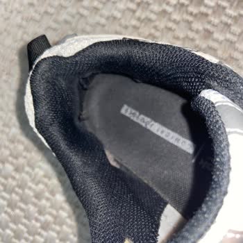 İç Astarı Yırtılan Reebok Ayakkabının Üretim Kusuru Olarak Değerlendirilmesi Ve Değişim Talebi