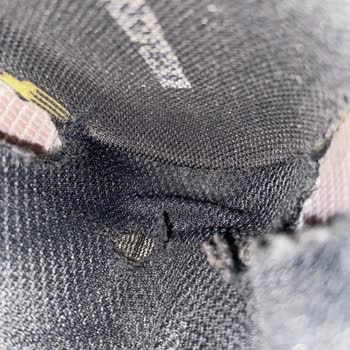 İç Astarı Yırtılan Reebok Ayakkabının Üretim Kusuru Olarak Değerlendirilmesi Ve Değişim Talebi