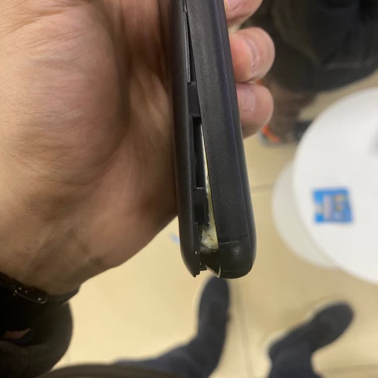 Şişmiş Bataryalı Powerbank Ve Kaba Mağaza Personeli Nedeniyle Hızlı İade Talebi
