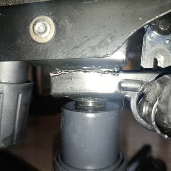 Alt Mekanizma Kaynakları Kırıldı Ve Koltuk Kullanılamaz