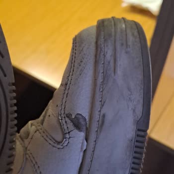 Pull & Bear Sneaker Derisinin Kısa Sürede Soyulması Ve Değişim Talebi