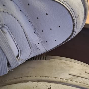 Pull & Bear Sneaker Derisinin Kısa Sürede Soyulması Ve Değişim Talebi