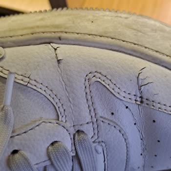 Pull & Bear Sneaker Derisinin Kısa Sürede Soyulması Ve Değişim Talebi