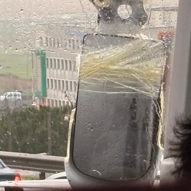 Geciken Ve Kazalı Otobüste Güvenlik Riski, Şoförün Saygısız Tutumu