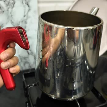 Ayyıldız Çaydanlık Sapı Kırıldı Ve Güvenlik Riski Oluştu