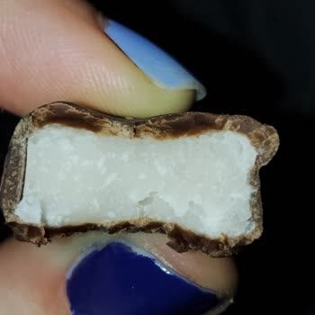 Balin Lami Kremalı Fondan Çikolatalarda Bayatlık Ve Eksik Etiket Bilgisi