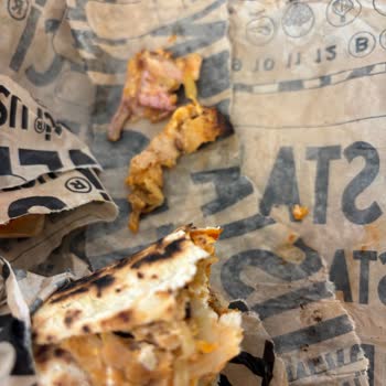 Hayal Kırıklığı Yaşadık Usta Döner’de Sert Ve Kalitesiz Tavuk Döneri