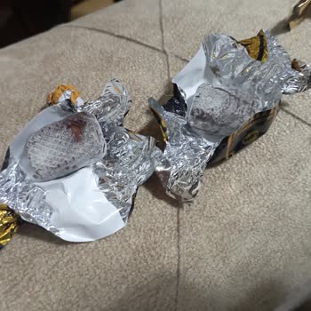 Balin Gıda Şeker Bayatlamış Gibi Çikolata Kısmı Bembeyaz Gözüküyor