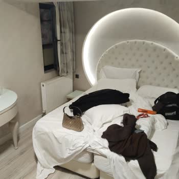 Jakuzili Oda Su Sızıntısı Ve Kirli Engelli Oda Transferi İçin İade Talebi