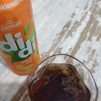 Şeftali Aromalı Soğuk Çay Şişesinden Yabancı Madde Çıktı Ve Hijyen Riski