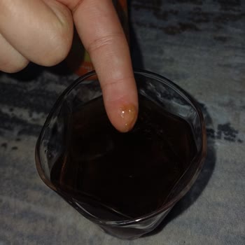 Şeftali Aromalı Soğuk Çay Şişesinden Yabancı Madde Çıktı Ve Hijyen Riski