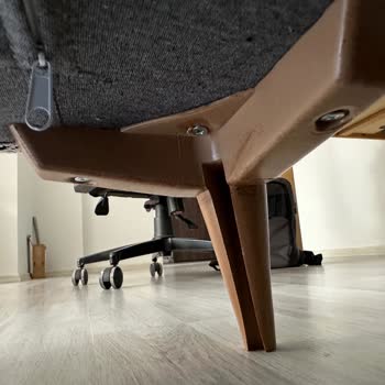 Yanıltıcı Ürün Bilgisi: Sert Koltuk Ve Plastik Ayak Şikayeti