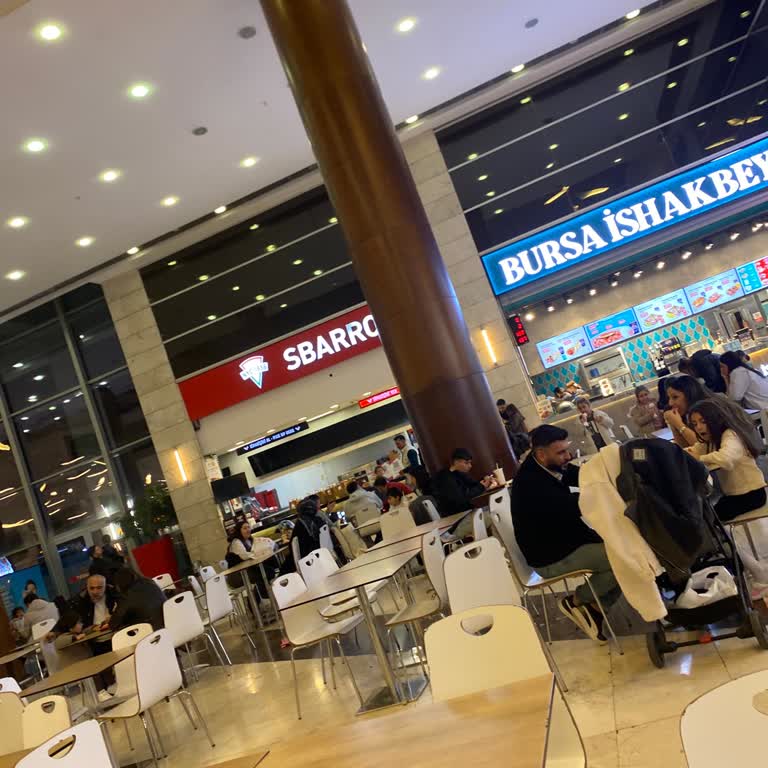 Sbarro Nata Vega Şubesinde Çalışanın Saygısız Üslubu