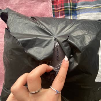 Hepsijet’in Teslim Ettiği Yırtık Sweatshirt İçin Sorumluluk Reddi Ve Çözüm Talebi