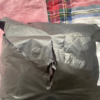 Hepsijet’in Teslim Ettiği Yırtık Sweatshirt İçin Sorumluluk Reddi Ve Çözüm Talebi