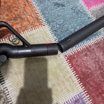 Dyson Süpürgenin Sapı İki Gün İçinde Koptu: Hızlı Çözüm Bekliyorum