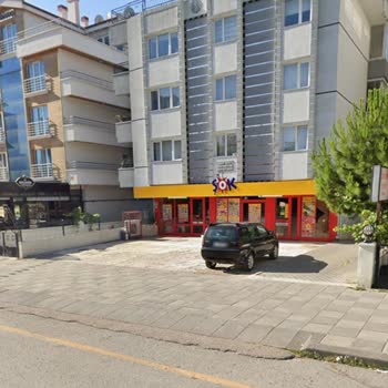 Şok Market Eryaman Girişindeki Çökmüş Zemin Ve Hava Sirkülasyonu Sorunu Acil