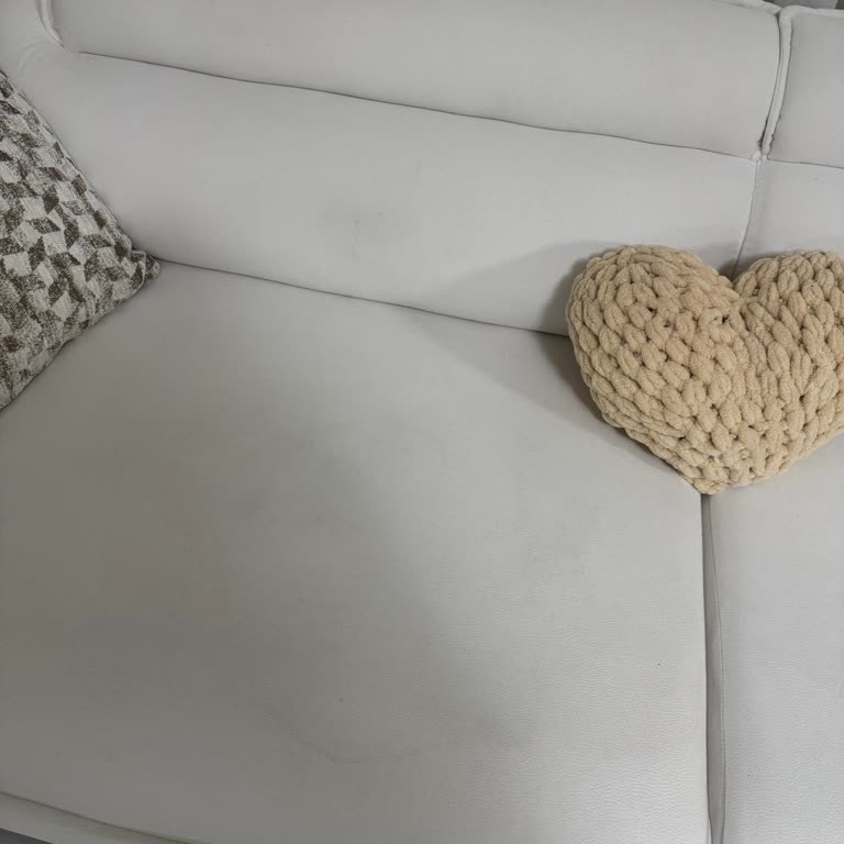 Viev Mobilya’da Kırık Yatak Ve Yırtılan Koltuk, Çözüm Yok