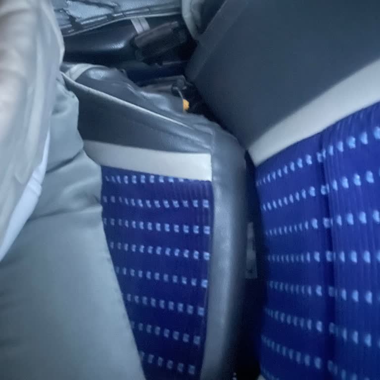 Geç Gelen Otobüs, Kırık Koltuklar Ve İlgisiz Personel Nedeniyle Mağduriyet