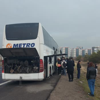 Metro Turizm Araç Arızası Ve 5 Saat Otoyol Kenarında Mağduriyet