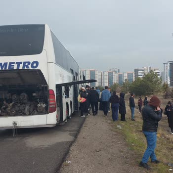 Metro Turizm Araç Arızası Ve 5 Saat Otoyol Kenarında Mağduriyet