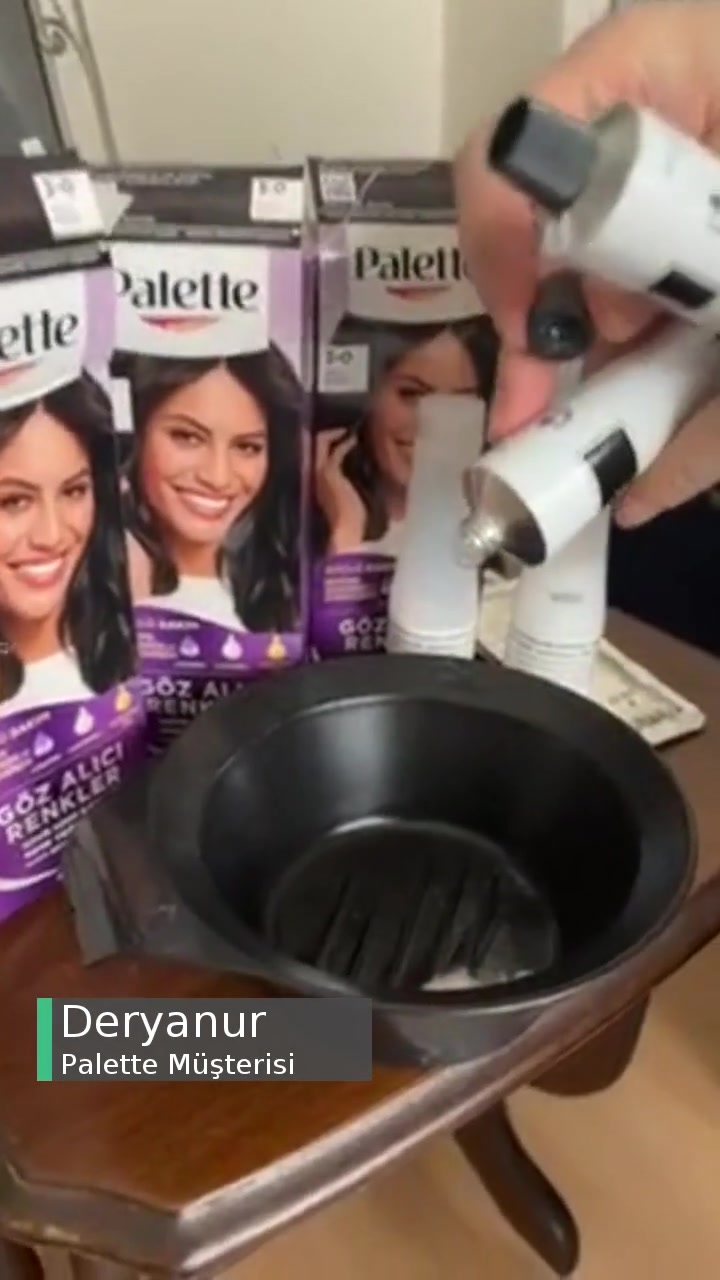 Bozulmuş Palette Boya videonun kapak resmi