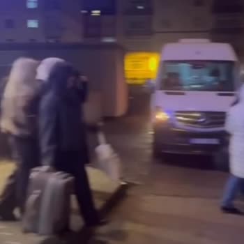 Vaat Edilen Lüks Otobüs Yerine Bakımsız Minibüs Ve Saatlerce Bekletme