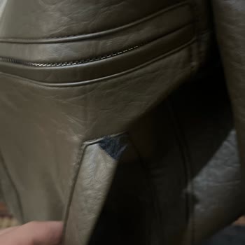 Koton Deri Cekette Yan Ceplerde Anormal Yırtık Ve Değişim İsteği