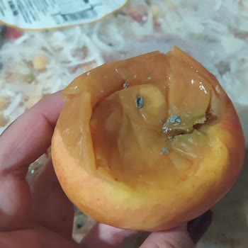 Migros Siparişinde Çürük Elma Ve Yırtık Pizza Poşeti