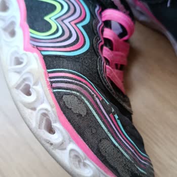 Skechers Olka se desgastaron rápido, garantía rechazada